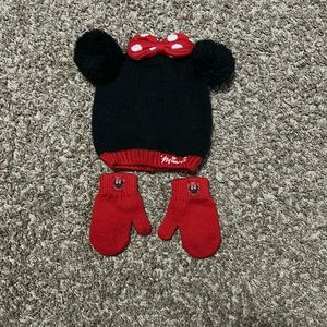 Disney Minnie red and black size 2T-5T.